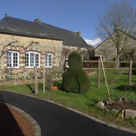 Manoir De La Grand'Cour Bed and Breakfast Soulgé-sur-ouette Buitenkant foto